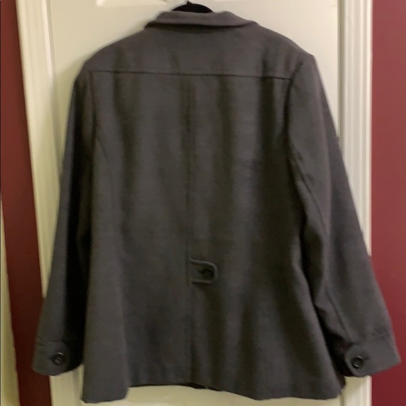 Blazer - Picture 3 of 3